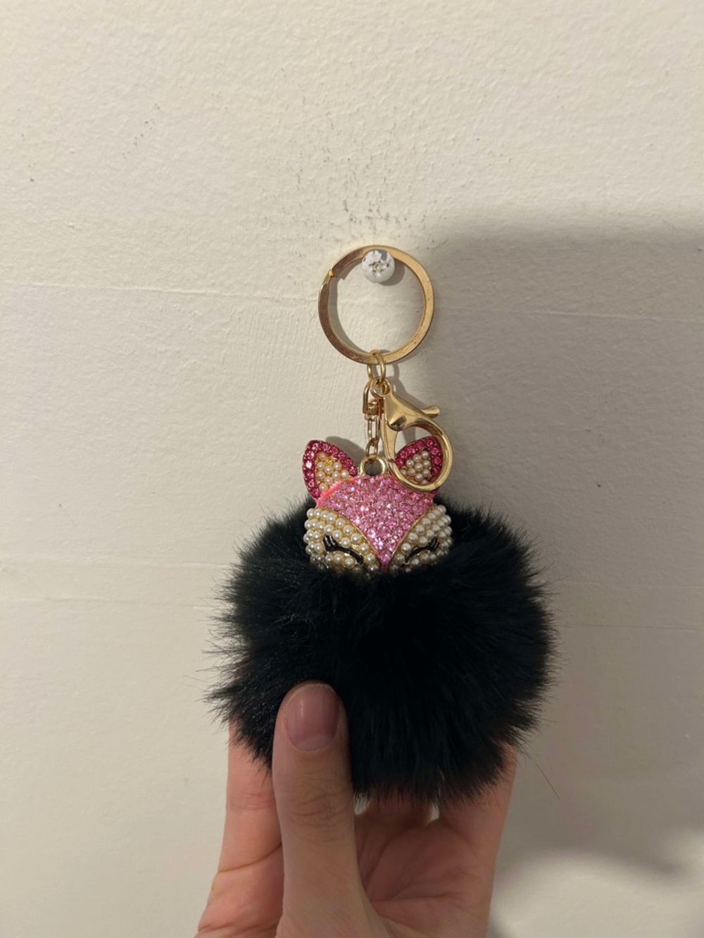 4/8$🥒Pink Crystal Fox Pom Keychain